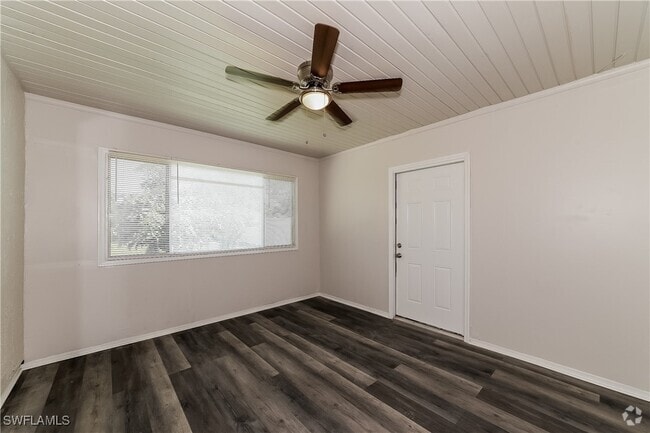 Building Photo - 5726 Kenwood Dr Rental