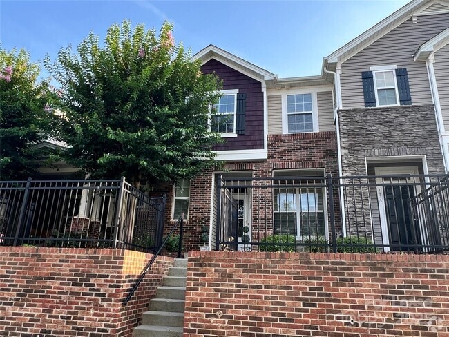 Building Photo - 142 Silverspring Pl Rental