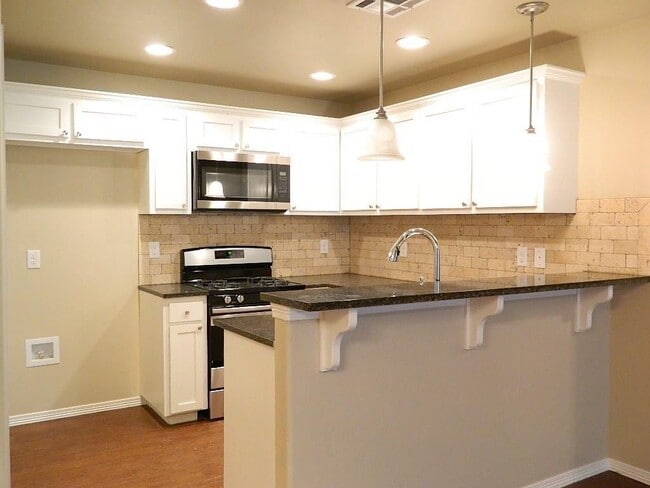 Photo - 204 St Charles Way