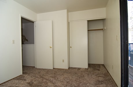 Hillcrest Court Apartments