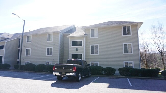 Building Photo - 3374 Galleria Dr