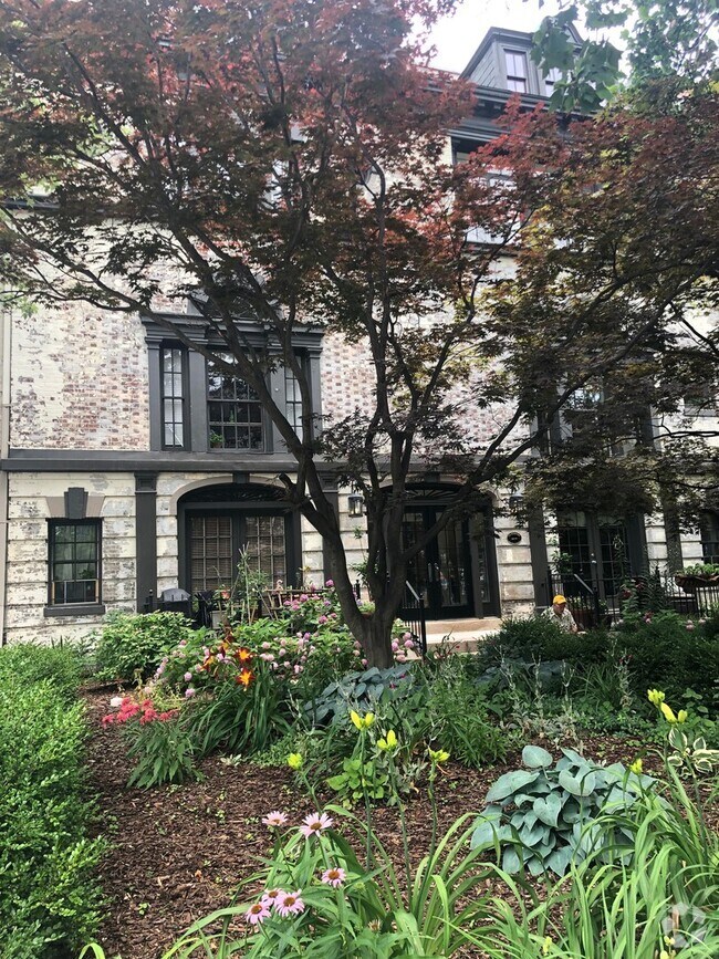 Building Photo - Dupont Circle/Logan Circle One Bedroom Wit... Rental