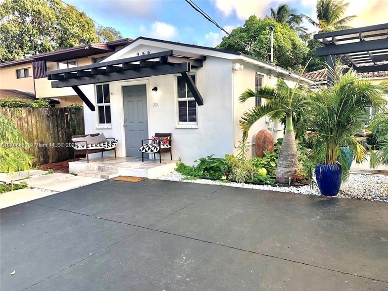 Photo - 210 NE 110th St