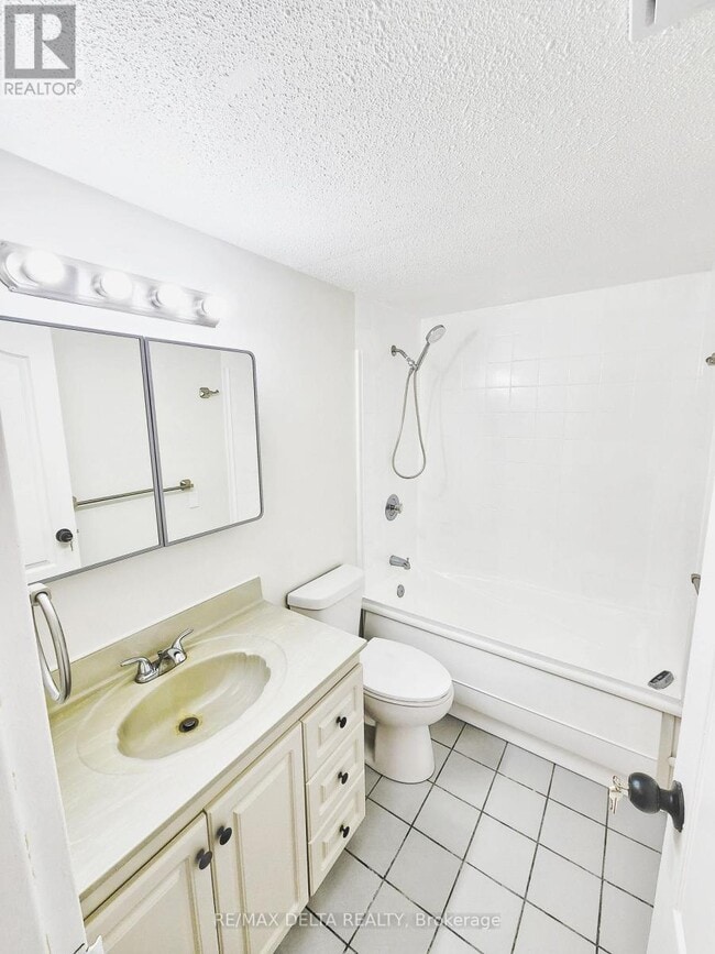 Photo - 2044 Arrowsmith Dr Unité 101A