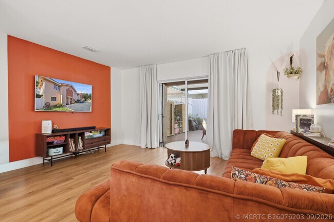 Photo - 2359 W 74th St