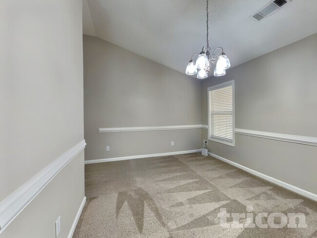 Photo - 147 Peachtree Glen Dr