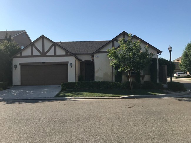 Photo - 4014 Heritage Ln