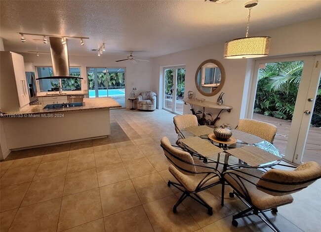 Photo - 1575 NE 38th St