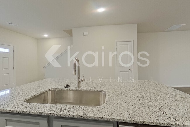 Photo - 2179 Banyon Cir