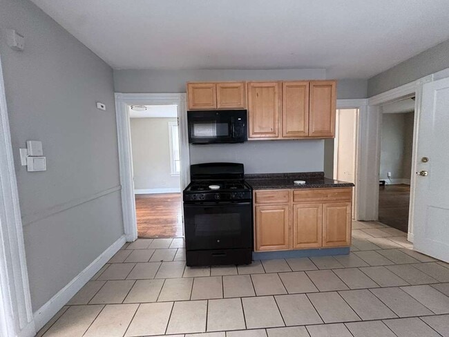 271 Howard Ave Unit 2