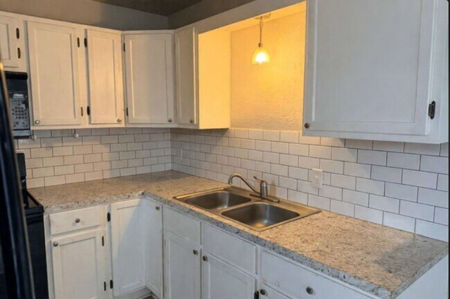 Photo - 435 S Beech St