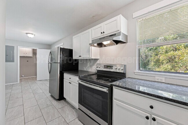 Photo - 1979 Turner Rd SE