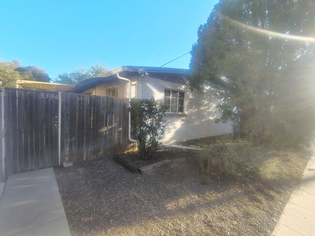 Photo - 3302-3308 E Glenn St Unit 3306
