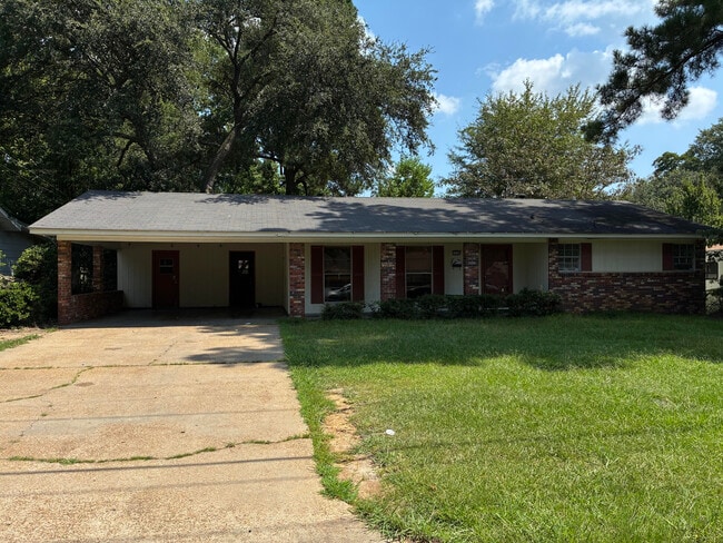 Building Photo - 1258 Plantation Blvd Rental