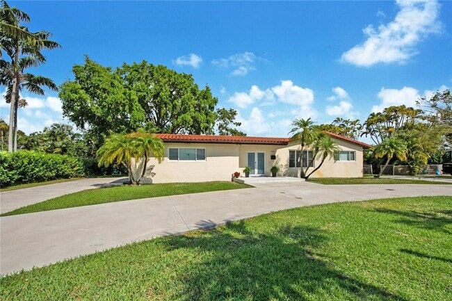 Building Photo - Beautiful home in quiet neighborhood