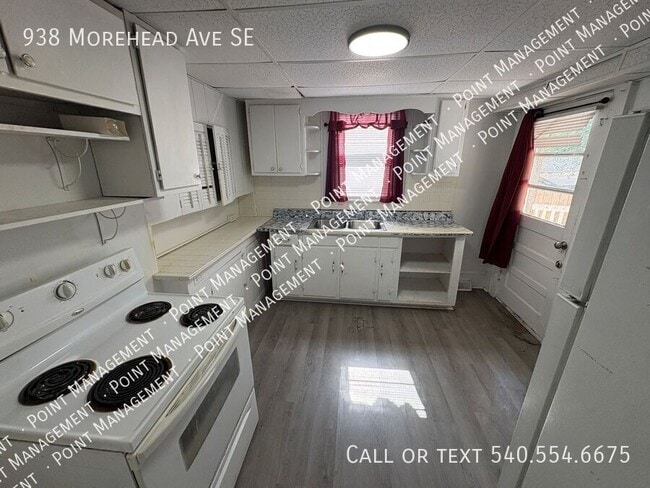 Photo - 938 Morehead Ave SE