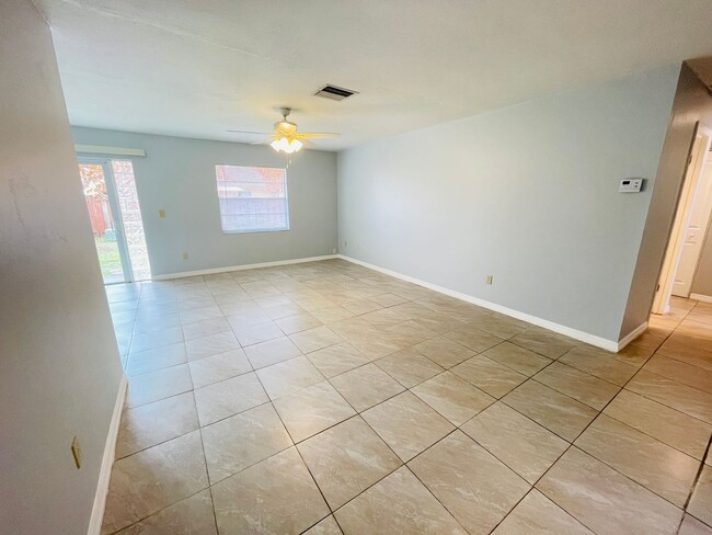 Photo - Charming 3 Bedroom, 2 Bathroom Home in Orlando! Only 20 Minutes from Disney World!! Ready For mov...
