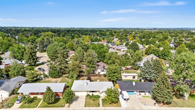 Photo - Charming and Renovated 4 Bedroom 2 Bathroo...