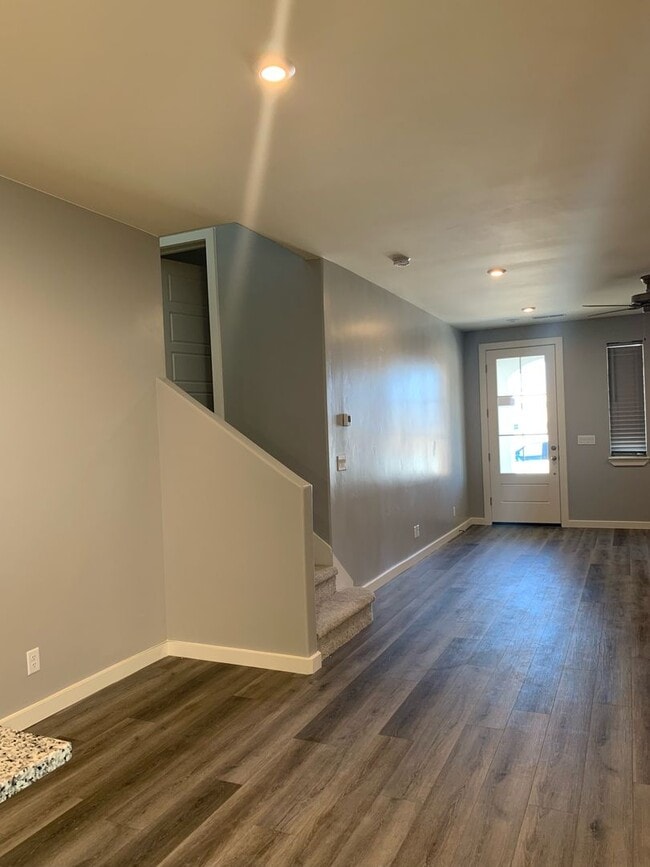 Photo - 5690 S Garnet Dr