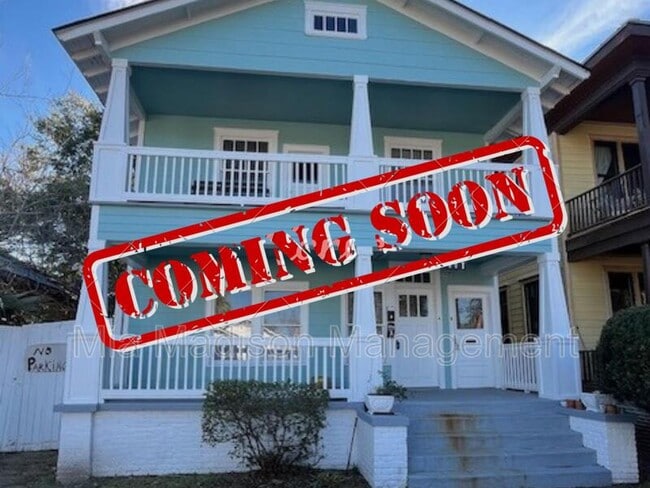 Building Photo - 607 W 44th St