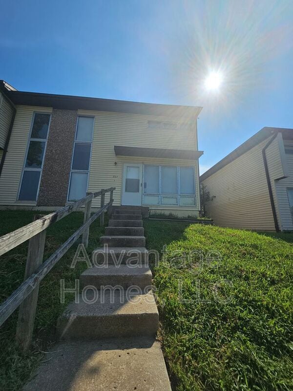 Building Photo - 827 N 70th Terrace Rental
