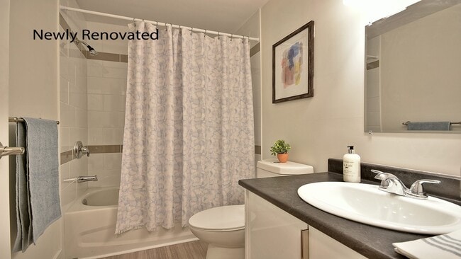 Photo - Elroy Apartments