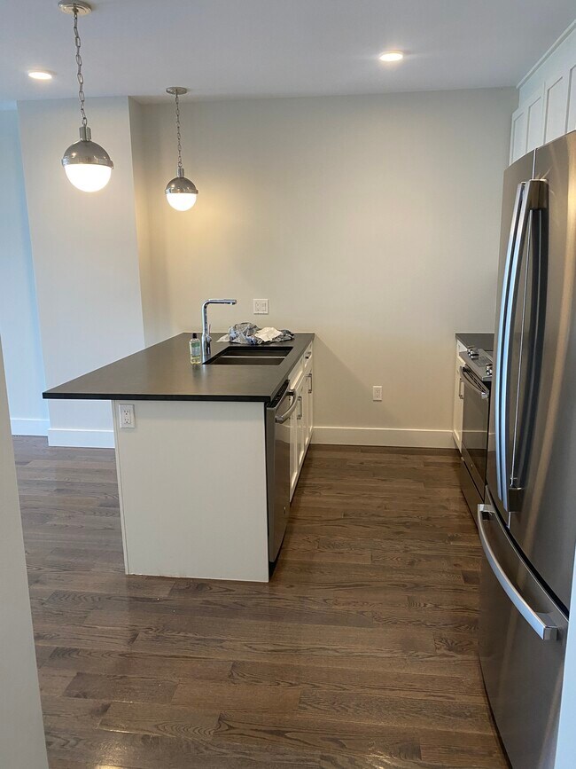 Photo - 414 McGrath Hwy Unit 409