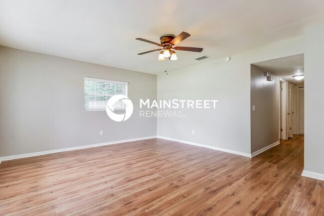 Photo - 4 Bedroom Pet-Friendly Home in Tampa, FL w...