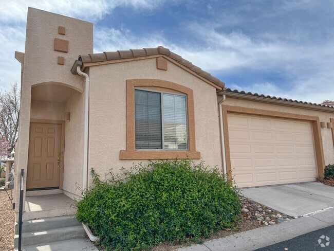 Building Photo - TOWNHOME - COTTONWOOD - VILLAS ON ELM