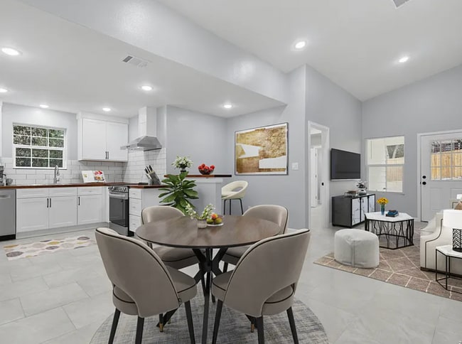 Photo - 1197 Chisolm Trail Unit A