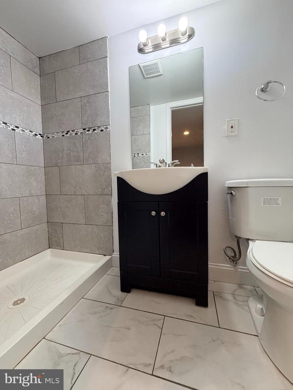 Photo - 7058 Eastbrook Ave
