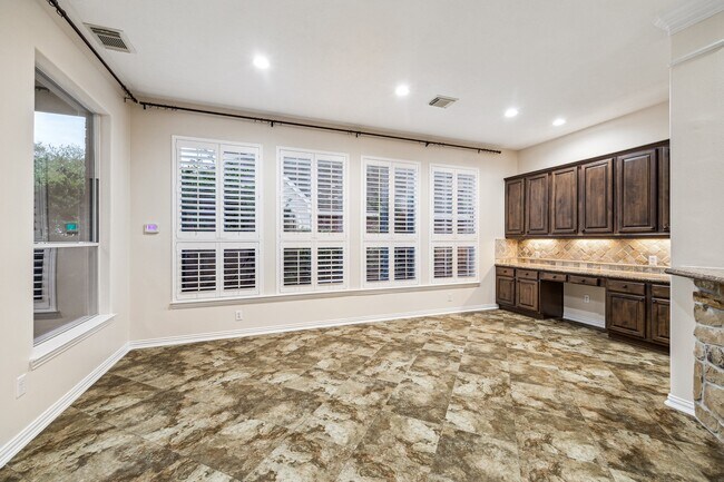 Photo - 46 Marquise Oaks Pl