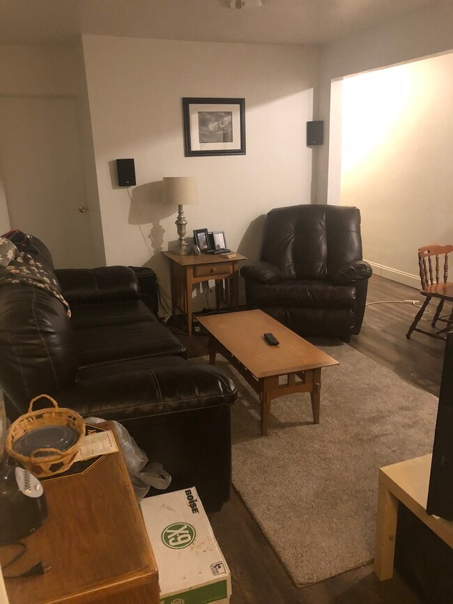 Building Photo - 3209 Ward St Unit 1