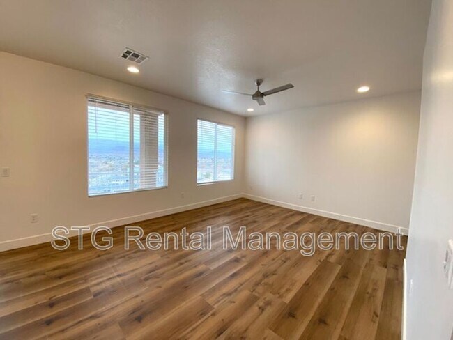 Photo - 438 N Stone Mountain Dr Unidad A