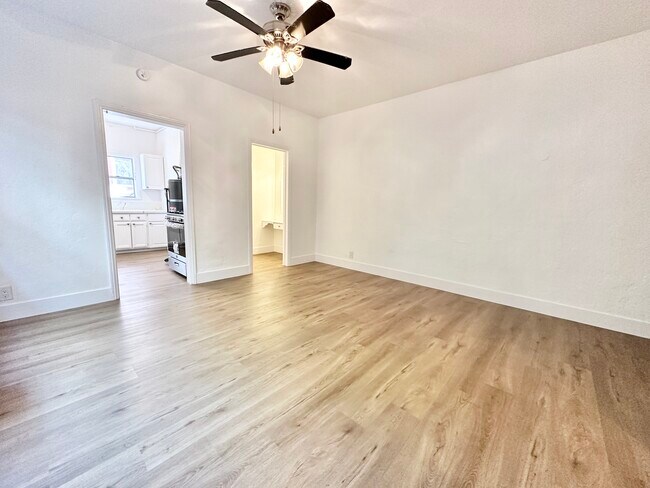 Photo - 2360 W Washington Blvd Los Angeles, CA 90018 Unit 101