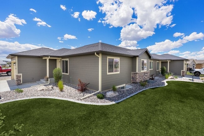 Photo - 4 Bedroom Townhome in River Pointe Subdivison