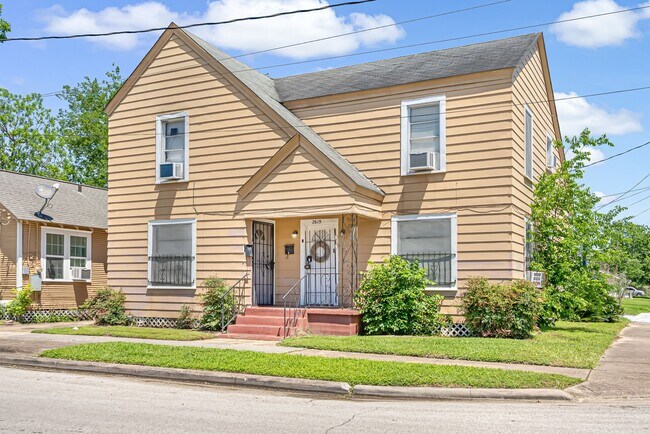 Building Photo - 2619 Nettleton St