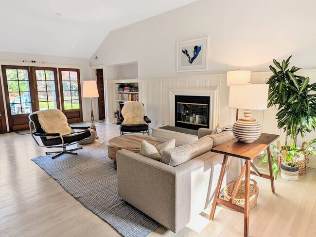 Photo - 7 Briarsweet Ln