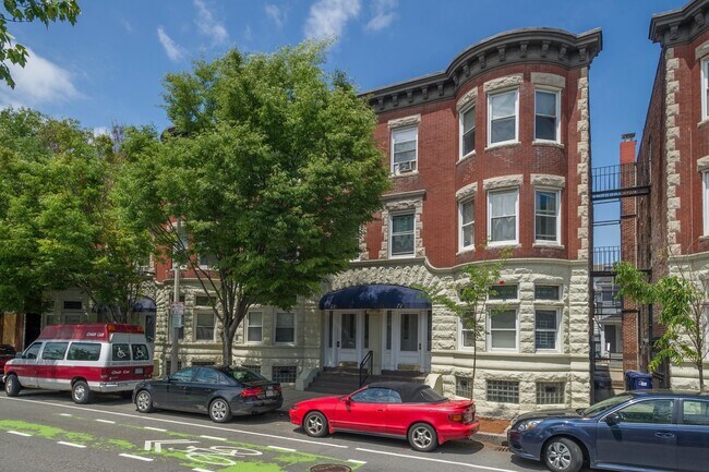 Building Photo - 67 Brighton Ave