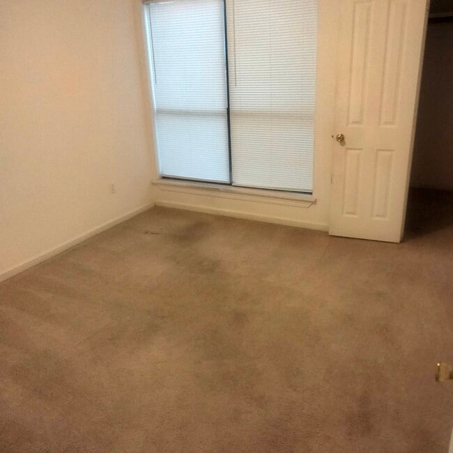 Photo - 1466 Sharlo Ave