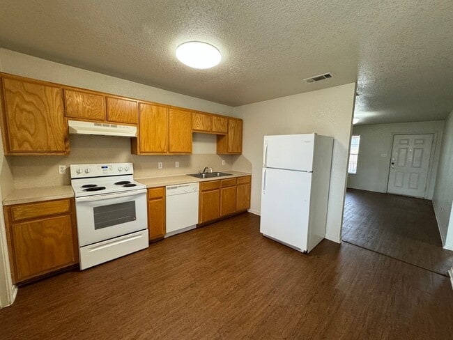 Photo - 3301 Barcelona Dr Unidad # C