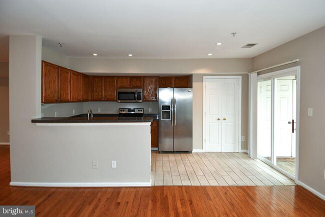 Photo - 11361 King George Dr