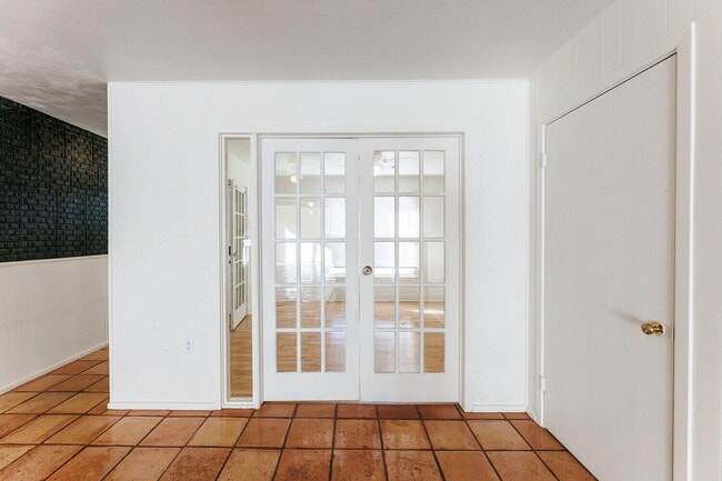 Photo - 4714 46th St