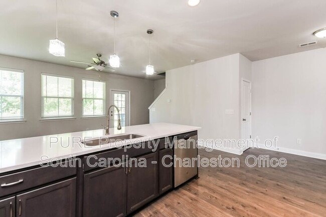 Photo - 7833 Montview Rd