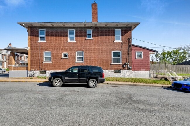 Photo - 1466 Main St Unit 2