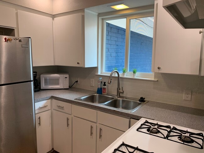 Photo - 2410 Audubon Pl Unit B