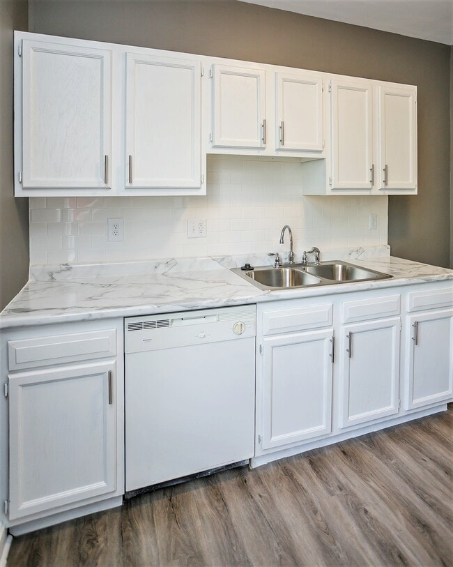 Photo - Bon Air Apartments