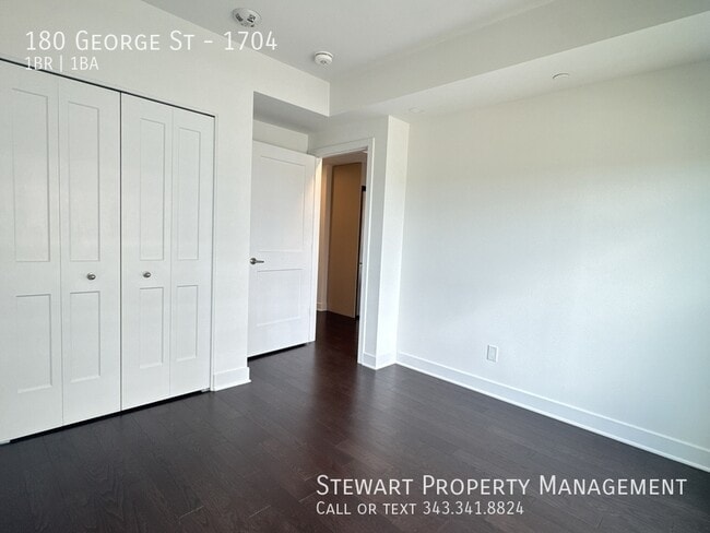 Photo - 180 George St