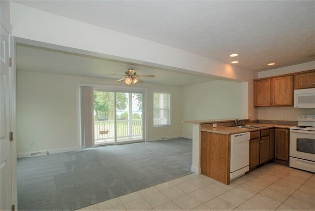 Photo - 808 W 2nd St