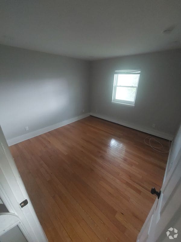 Building Photo - 400 Olive St Rental